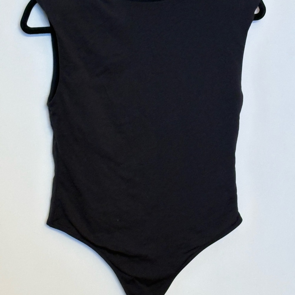 Babaton Midnight Black Contour Shoulder Pad Bodysuit Size L - Picture 2 of 7